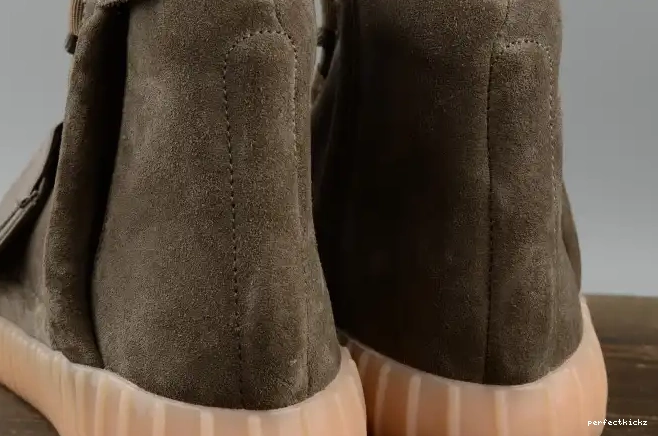 BY2456 Light 750 Yeezy adidas Boost Brown 0522